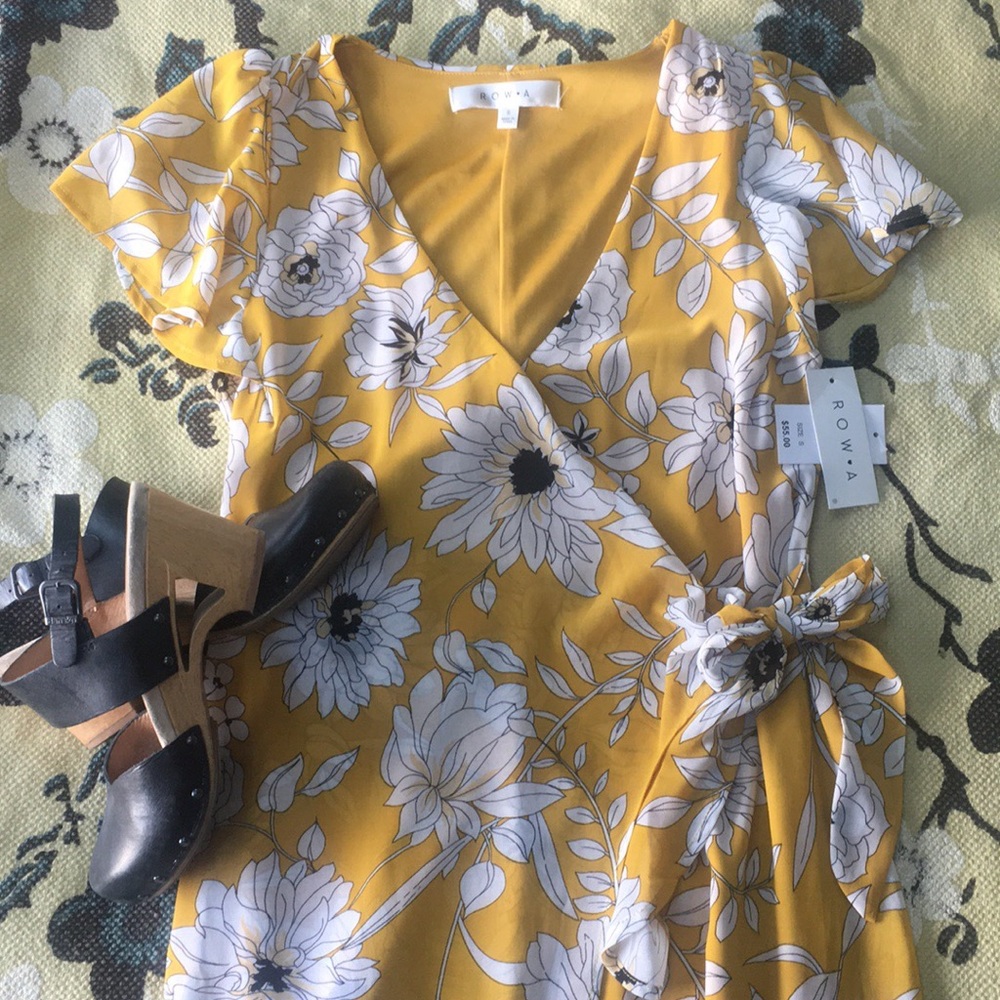 Nordy’s Yellow Floral Midi Wrap Dress Size Small